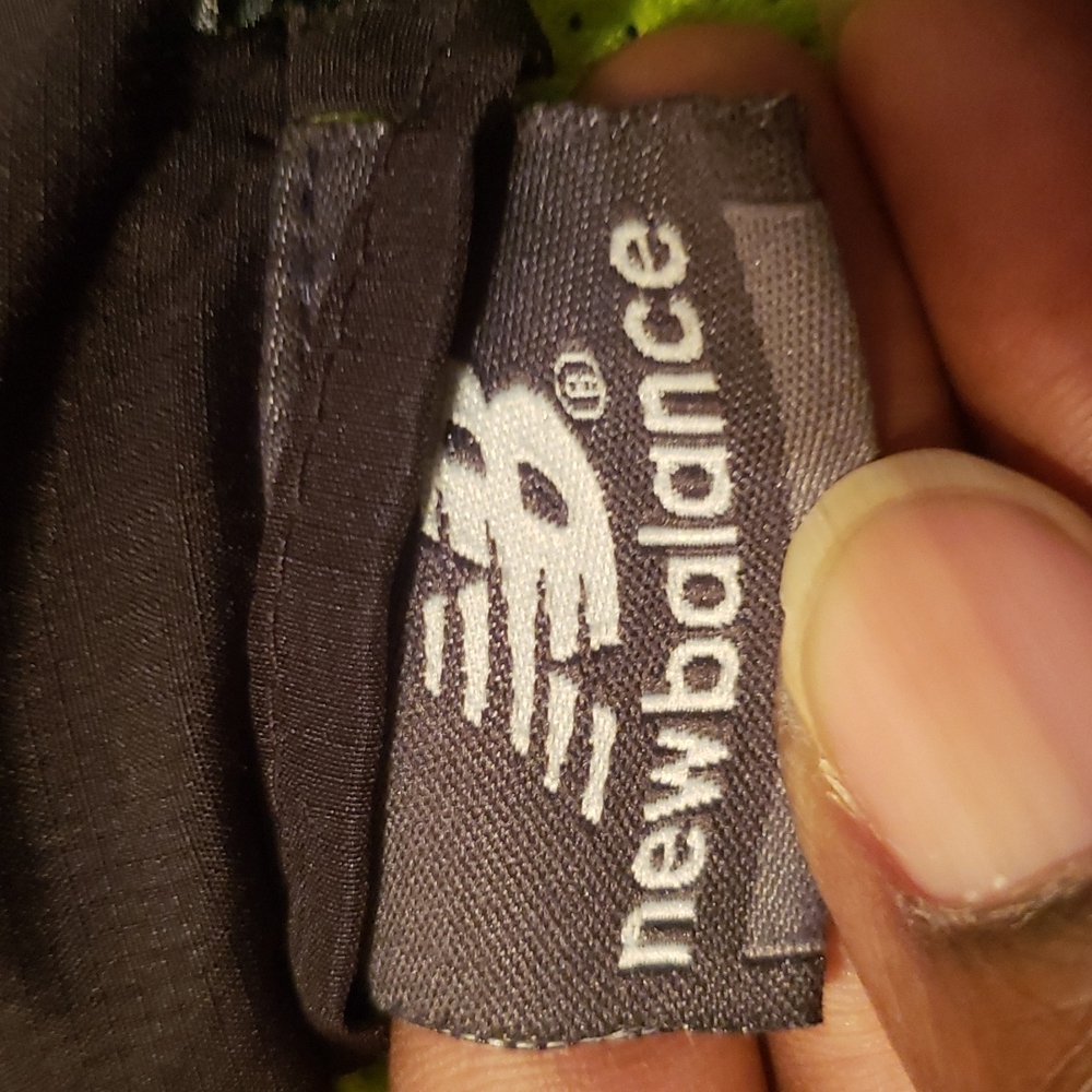 New Balance Women's Running Jacket - Picture 3 of 16